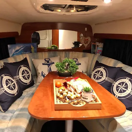 Bea Boat Charter Botel